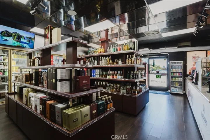 465 W Broadway, Glendale, California 91204