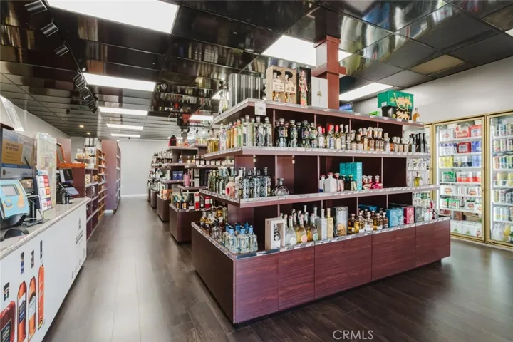 465 W Broadway, Glendale, California 91204