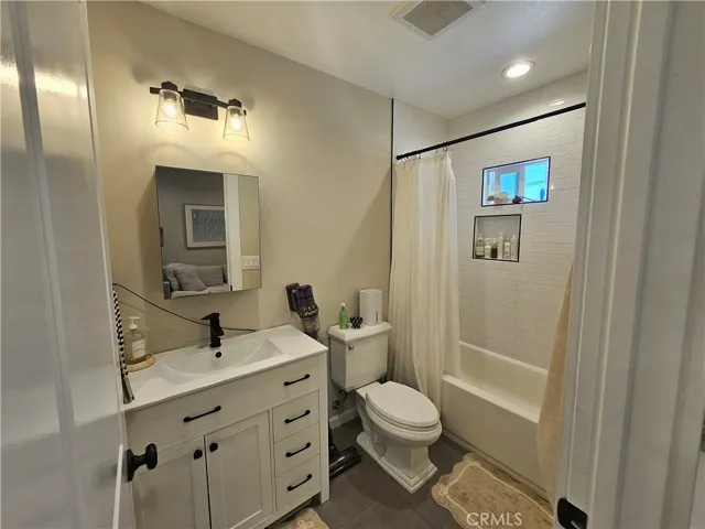 1554 Orange Avenue C, Costa Mesa, California 92627