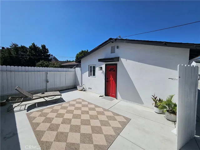 1554 Orange Avenue C, Costa Mesa, California 92627