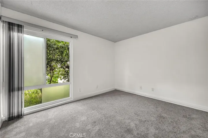 Bedroom with complete privacy