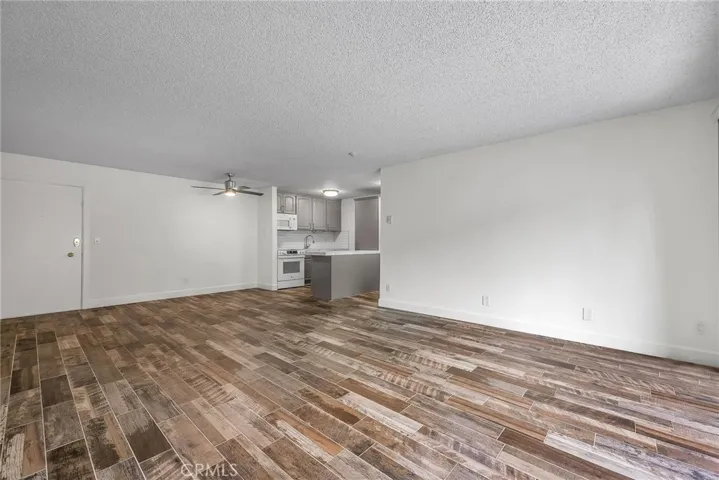 802 Camino Real 103, Redondo Beach, California 90277
