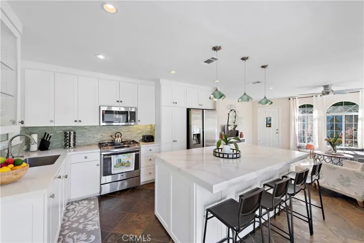 637 Saint Anns Drive, Laguna Beach, California 92651