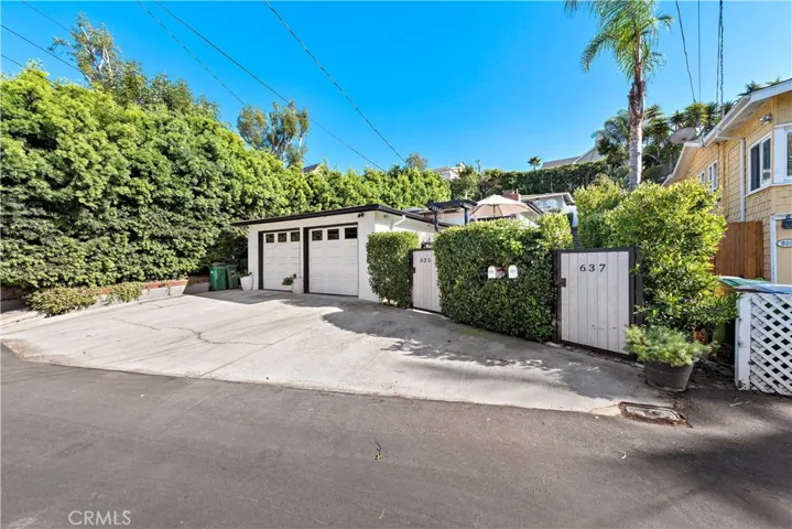 637 Saint Anns Drive, Laguna Beach, California 92651