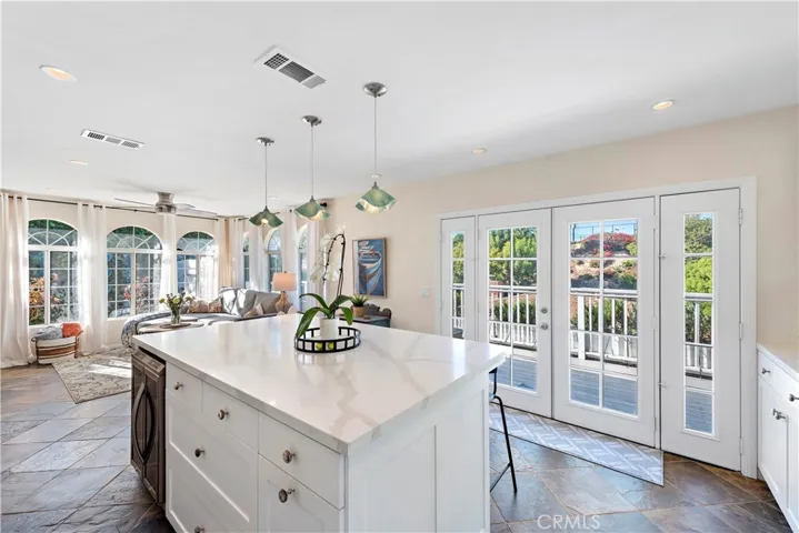 637 Saint Anns Drive, Laguna Beach, California 92651
