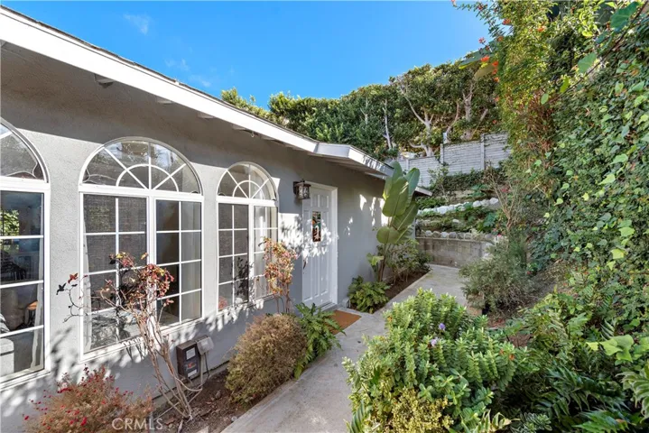 637 Saint Anns Drive, Laguna Beach, California 92651