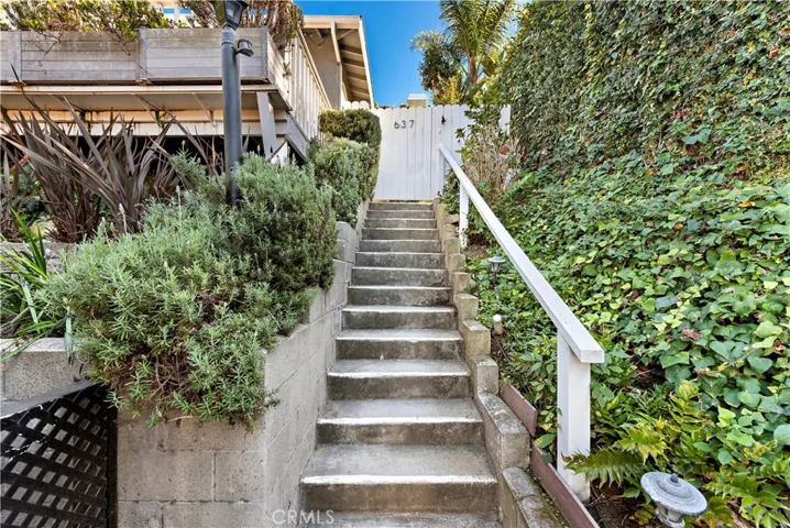 637 Saint Anns Drive, Laguna Beach, California 92651
