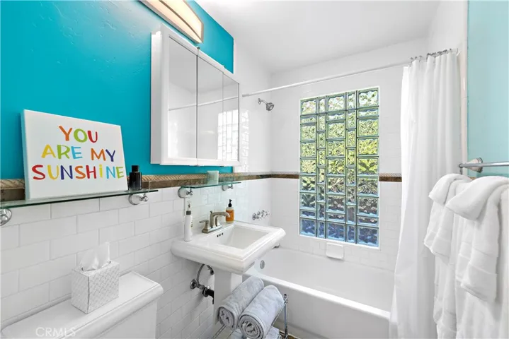 637 Saint Anns Drive, Laguna Beach, California 92651