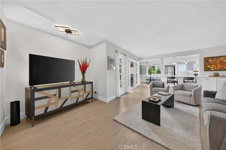 5301 E The Toledo 101, Long Beach, California 90803