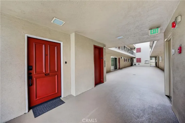5301 E The Toledo 101, Long Beach, California 90803