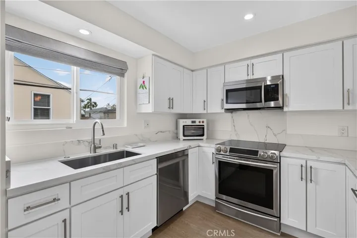 5301 E The Toledo 101, Long Beach, California 90803