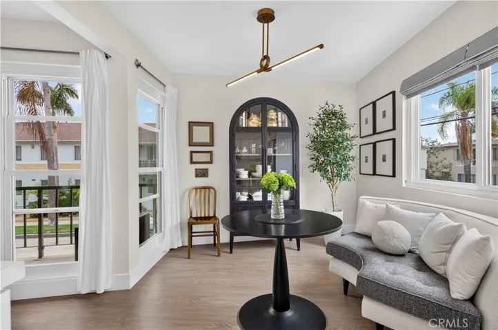 5301 E The Toledo 101, Long Beach, California 90803