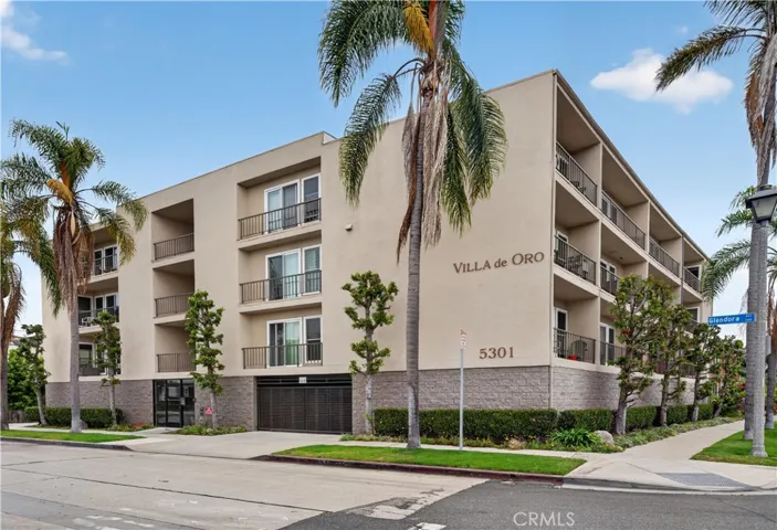 5301 E The Toledo 101, Long Beach, California 90803