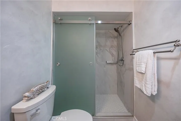 5301 E The Toledo 101, Long Beach, California 90803