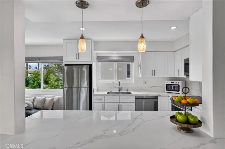 5301 E The Toledo 101, Long Beach, California 90803