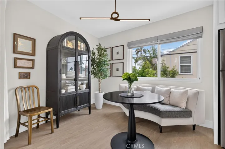 5301 E The Toledo 101, Long Beach, California 90803