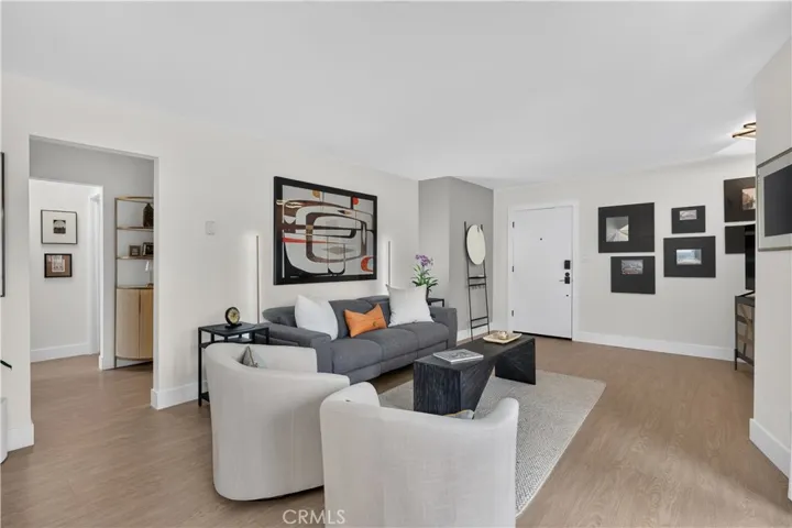 5301 E The Toledo 101, Long Beach, California 90803