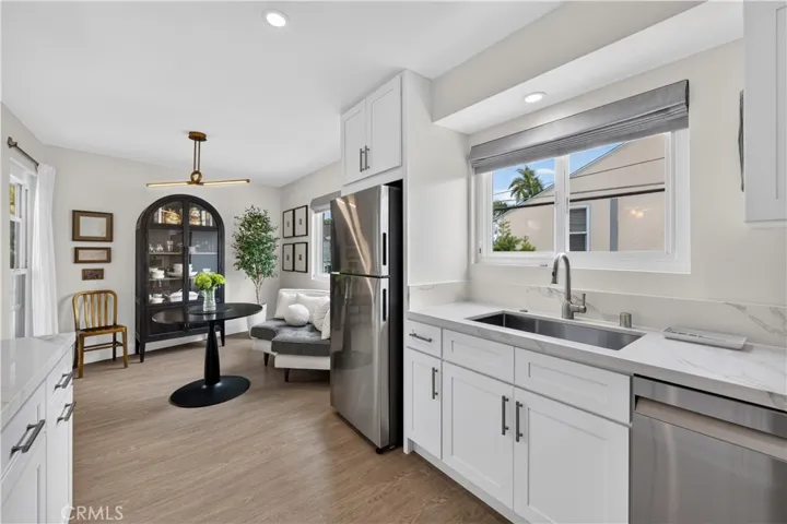 5301 E The Toledo 101, Long Beach, California 90803