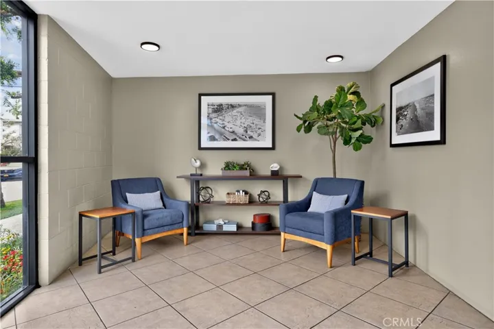 5301 E The Toledo 101, Long Beach, California 90803