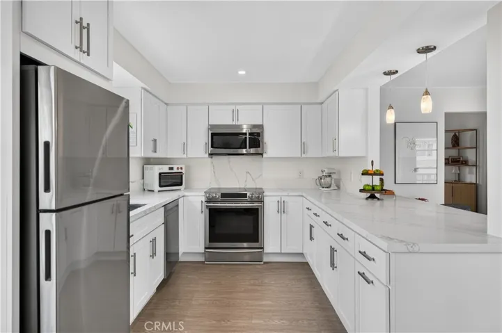 5301 E The Toledo 101, Long Beach, California 90803
