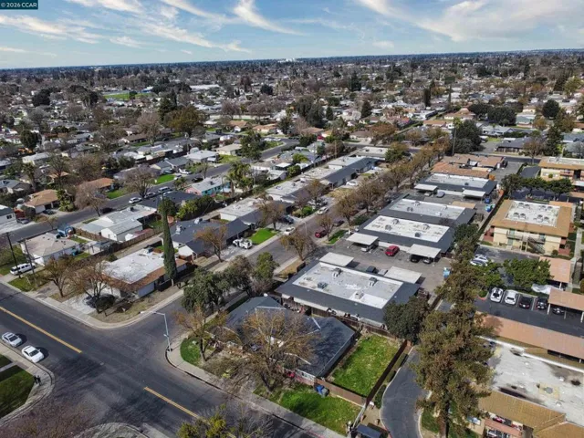 219 Kingston Lane, Modesto, California 95354-3128