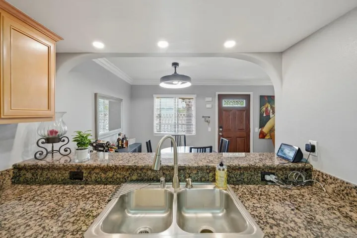 2736 B St 203, San Diego, California 92102