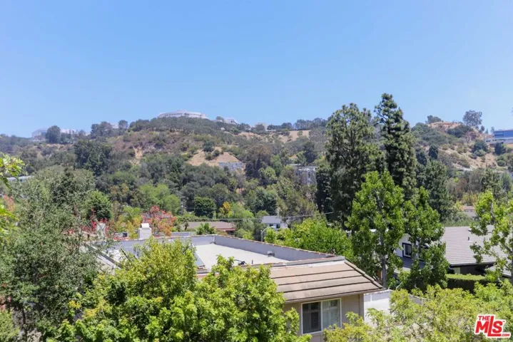12145 La Casa Lane, Los Angeles, California 90049