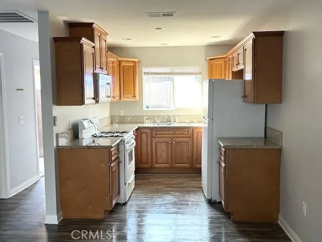 1265 Olive Tree Lane C, Hemet, California 92543