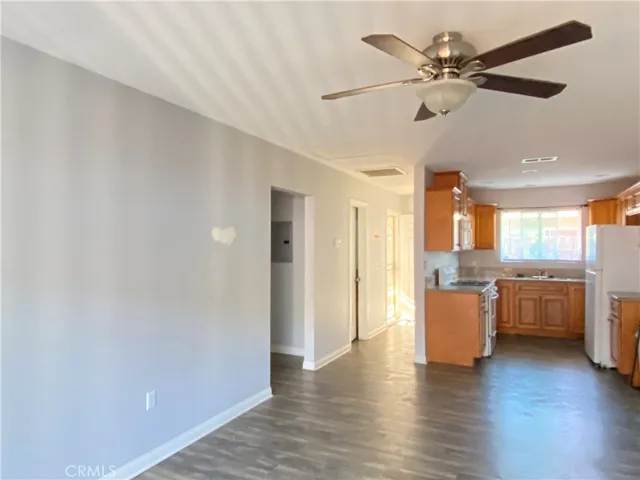 1265 Olive Tree Lane C, Hemet, California 92543