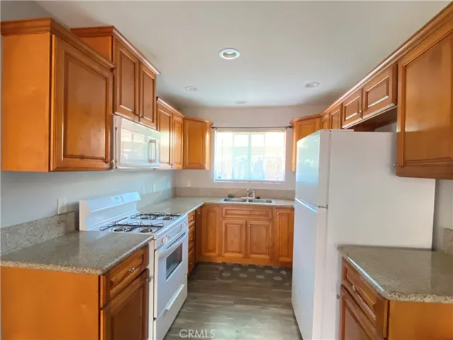 1265 Olive Tree Lane C, Hemet, California 92543