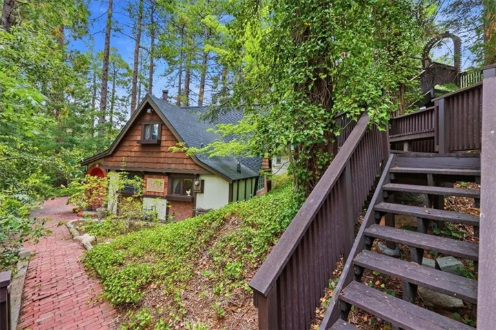 24818 Felsen Drive, Crestline, California 92325