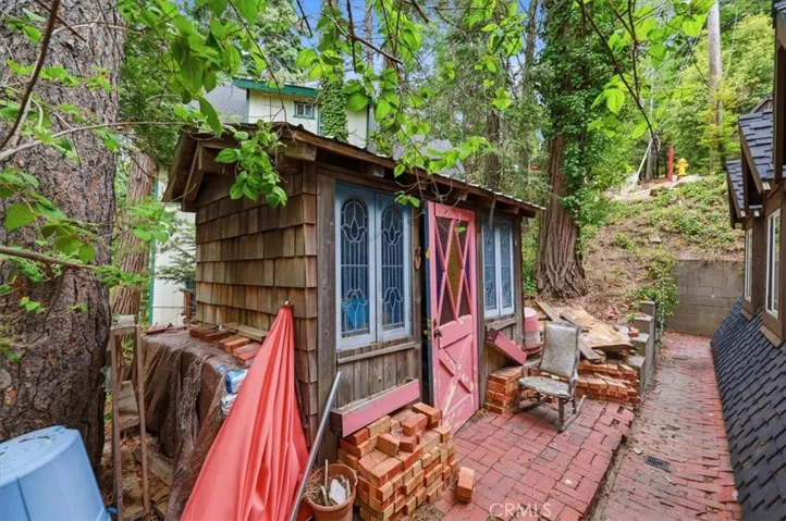 24818 Felsen Drive, Crestline, California 92325