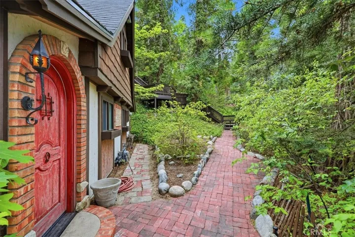 24818 Felsen Drive, Crestline, California 92325