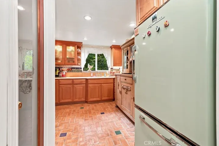 24818 Felsen Drive, Crestline, California 92325