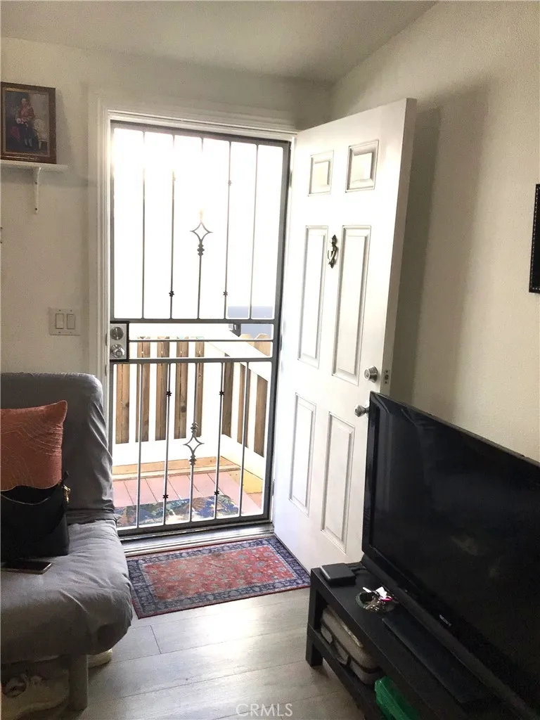 7560 Woodman Pl Spc#52, Van Nuys, California 91405 — photo 4