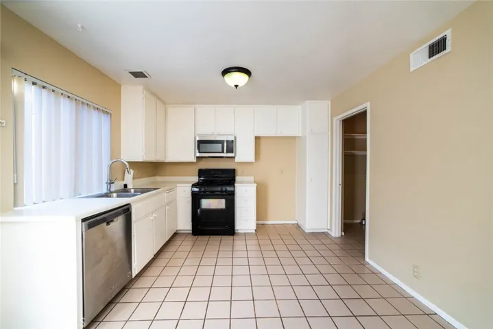 24 Elderglen, Irvine, California 92604