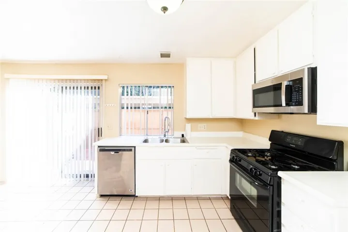 24 Elderglen, Irvine, California 92604