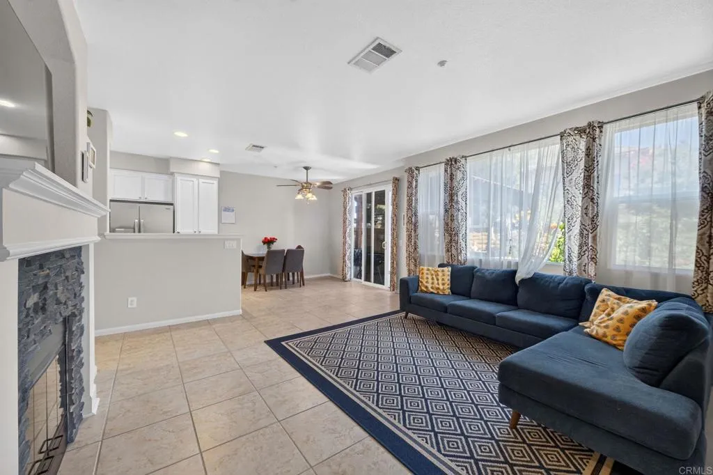 41524 Blue Canyon Avenue 3, Murrieta, California 92562 — photo 4
