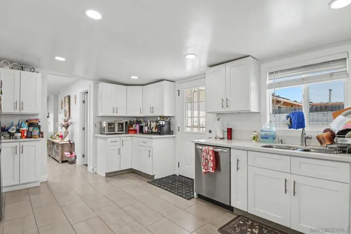 8792 Blue Boy Lane, Santee, California 92071