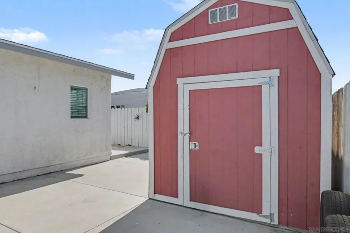 8792 Blue Boy Lane, Santee, California 92071
