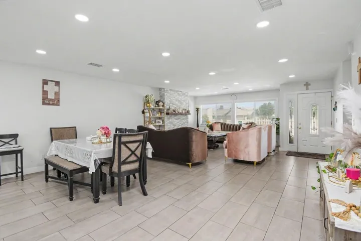 8792 Blue Boy Lane, Santee, California 92071