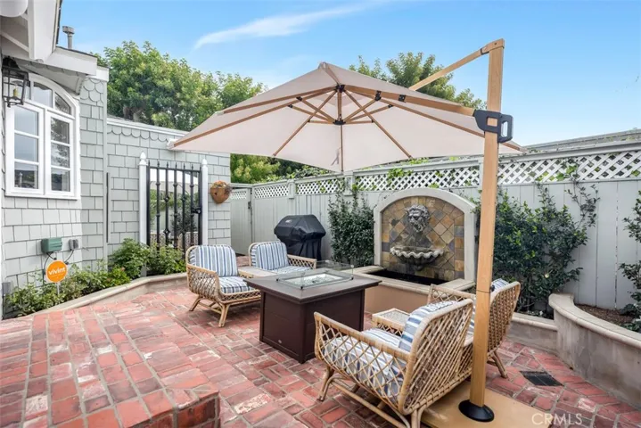 Relax by the outdoor fire pit with water feature and enjoy use of a BBQ.