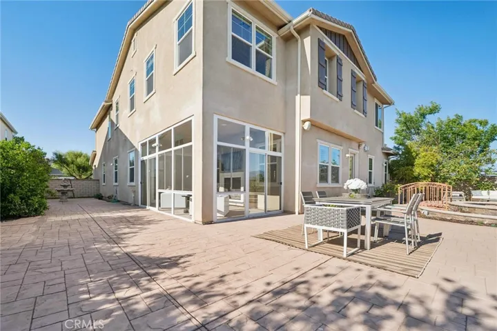 22384 Riverstream Court, Saugus, California 91350