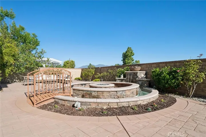 22384 Riverstream Court, Saugus, California 91350