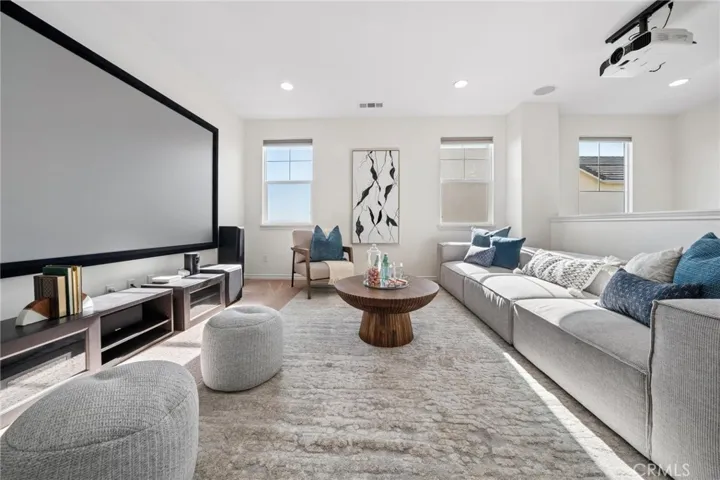 22384 Riverstream Court, Saugus, California 91350