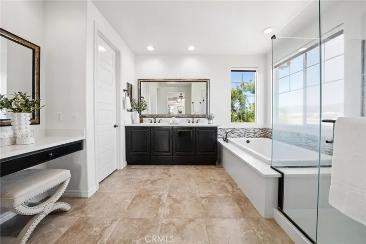 22384 Riverstream Court, Saugus, California 91350