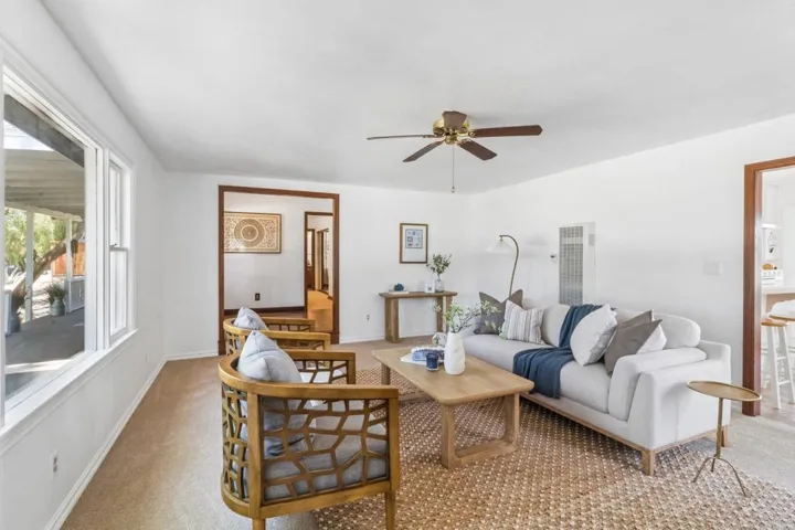 916 Sunset Dr, Vista, California 92081