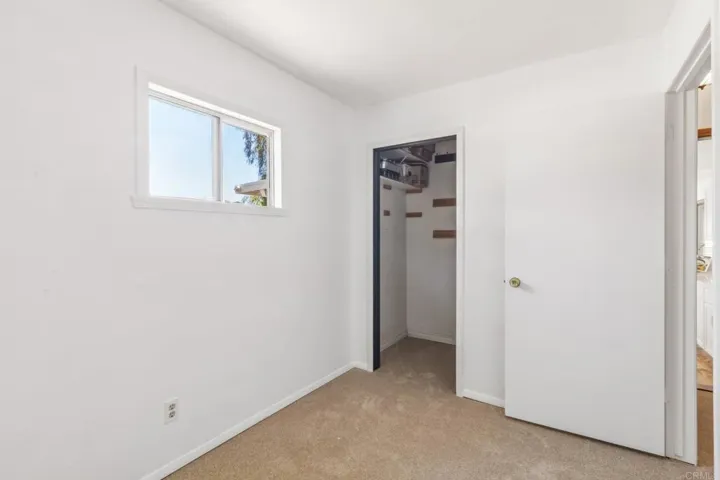 916 Sunset Dr, Vista, California 92081
