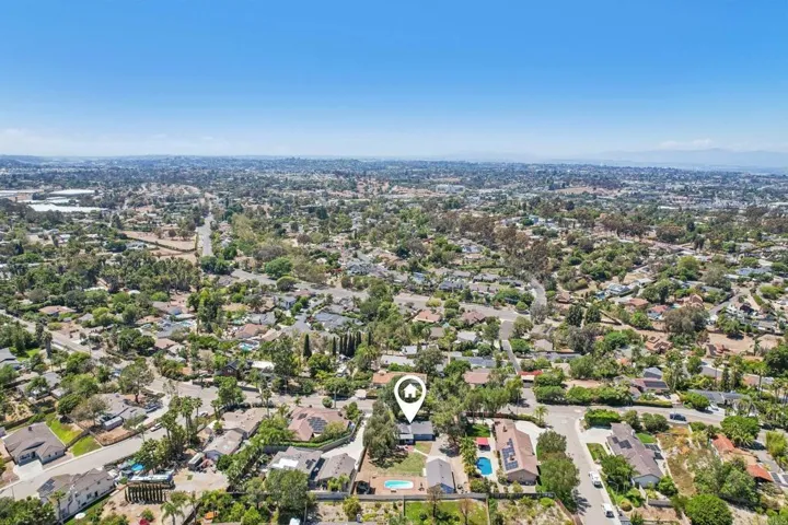 916 Sunset Dr, Vista, California 92081