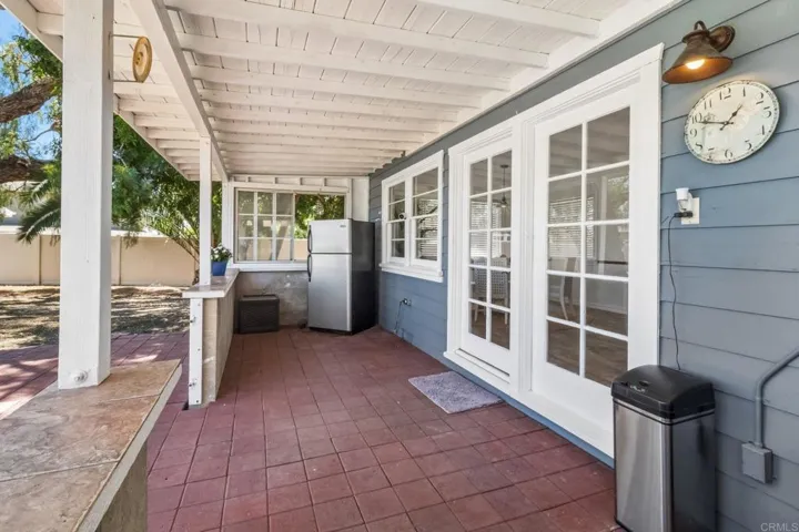 916 Sunset Dr, Vista, California 92081